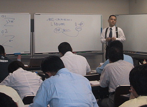 高田による講義の光景